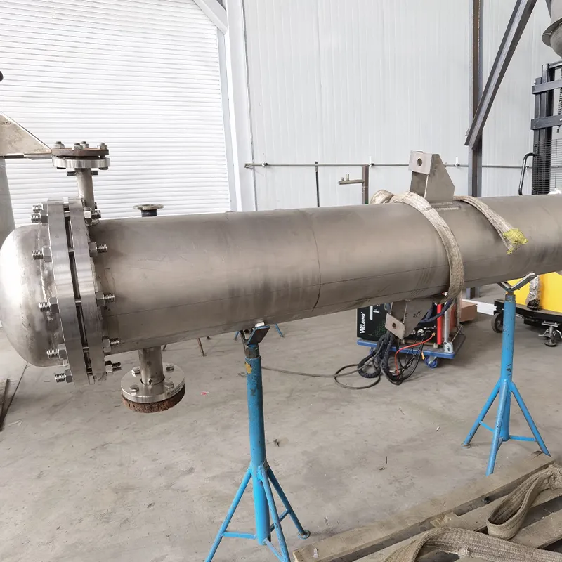 1.Титановый теплообменник F=12 м².1