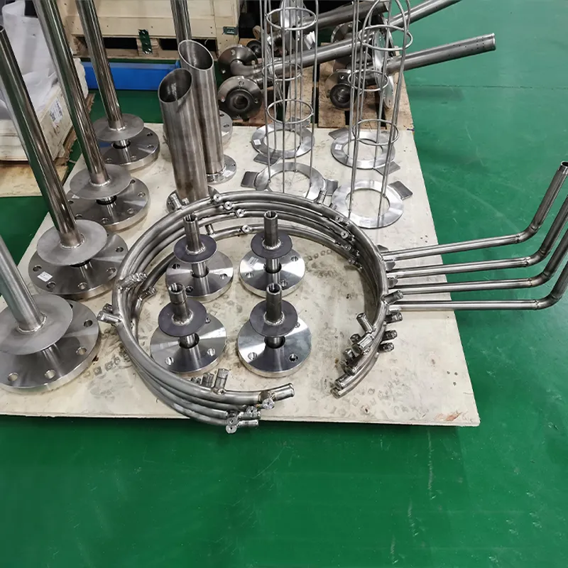 5.Циркониевые внутренние насадки колонны.1